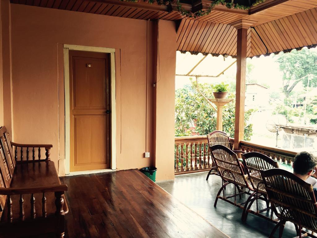 Mr. Charles Guest House Hsipaw Ngoại thất bức ảnh
